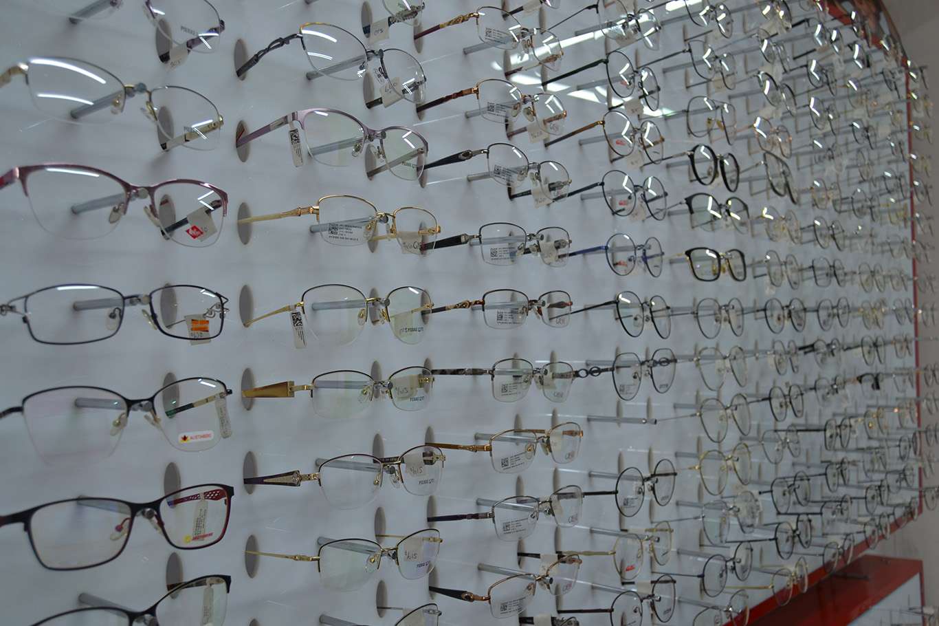 Optikçiler: İşportada satılan gözlüklerden uzak durun Optikçiler: İşportada satılan gözlüklerden uzak durun